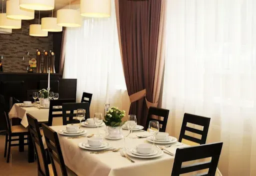 Hotel z wyżywieniem czy bez? 
