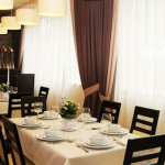 Hotel z wyżywieniem czy bez